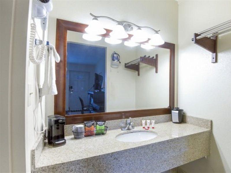 Econo Lodge Форест-Сити Экстерьер фото