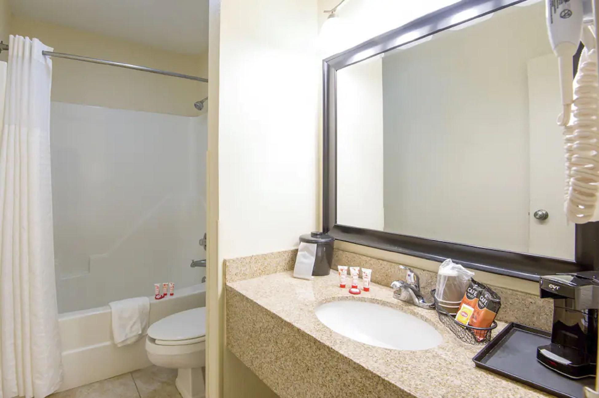 Econo Lodge Форест-Сити Экстерьер фото