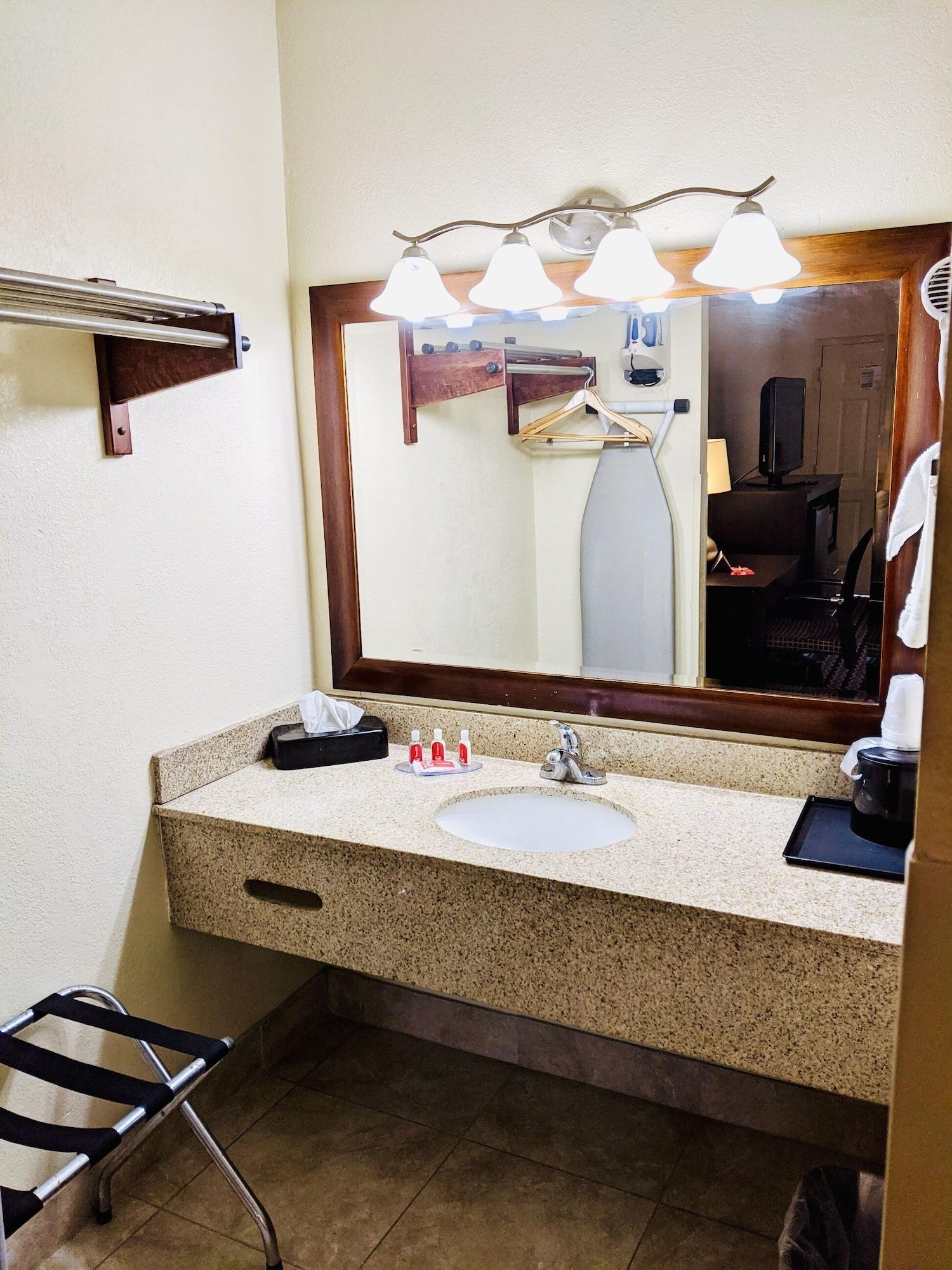 Econo Lodge Форест-Сити Экстерьер фото