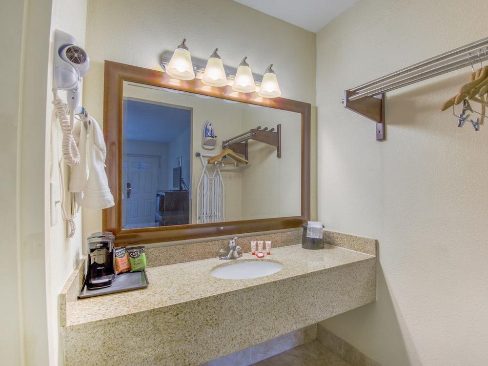 Econo Lodge Форест-Сити Экстерьер фото